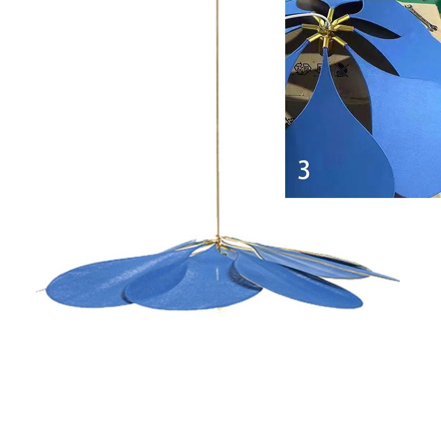 Blue Precieuse Petals Pendant Lamp measuring 31.5 inches in diameter and 59 inches in height (or approximately 80cm x 150cm).